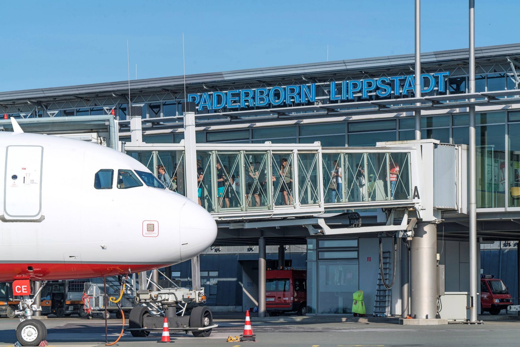 Avionët nga Kosova do të fluturojnë “së shpejti” përmes Shqipërisë