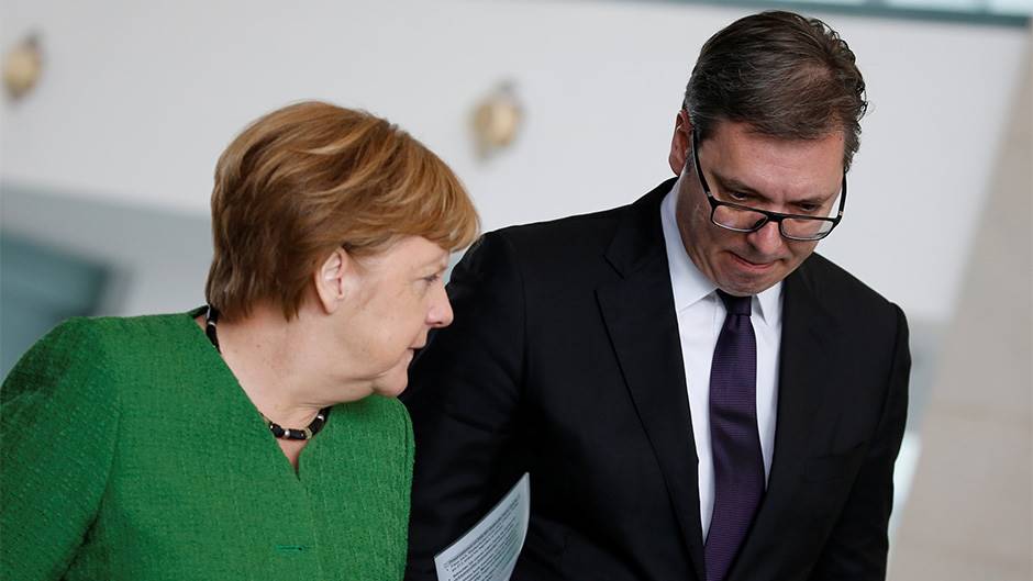 Si e “bllokoi” Merkel Serbinë për Kosovën, dhe ku “ngeci” kancelarja