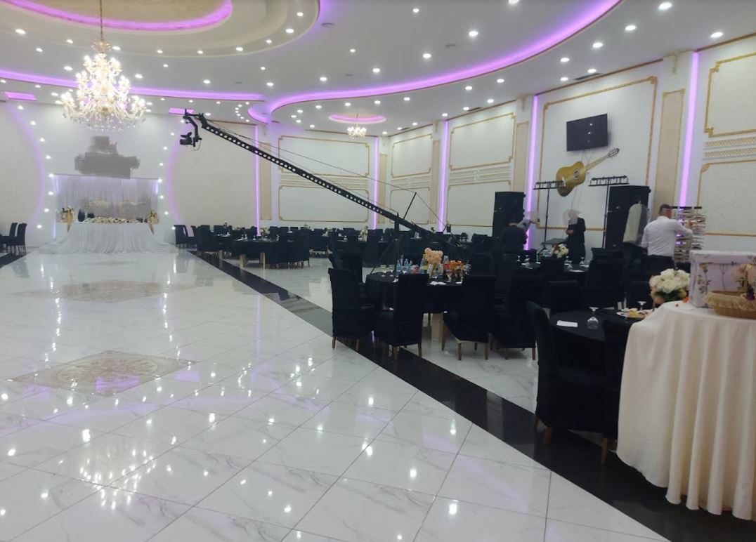 Mbahet dasmë në Prizren, 500 euro gjobë për pronarin, 200 për organizatorin