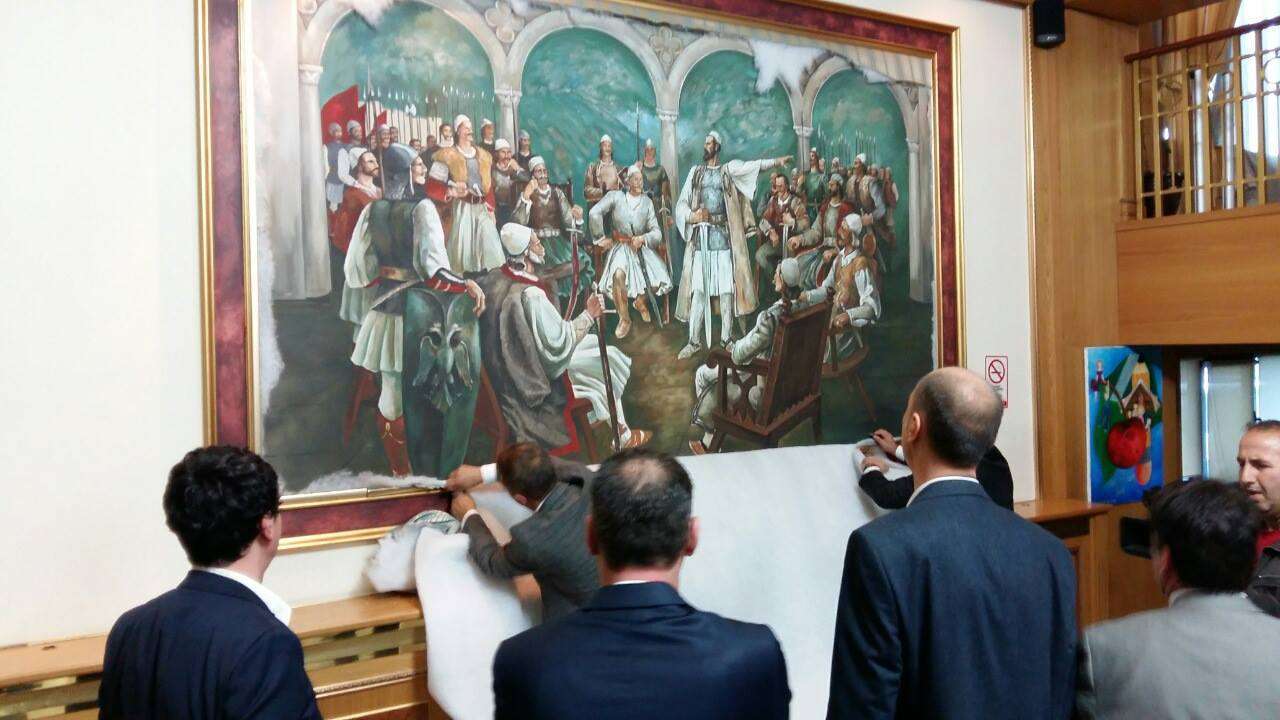 Pacolli ia kujton Kurtit një veprim që sa ishte në opozitë e kundërshtoi, e sot hesht