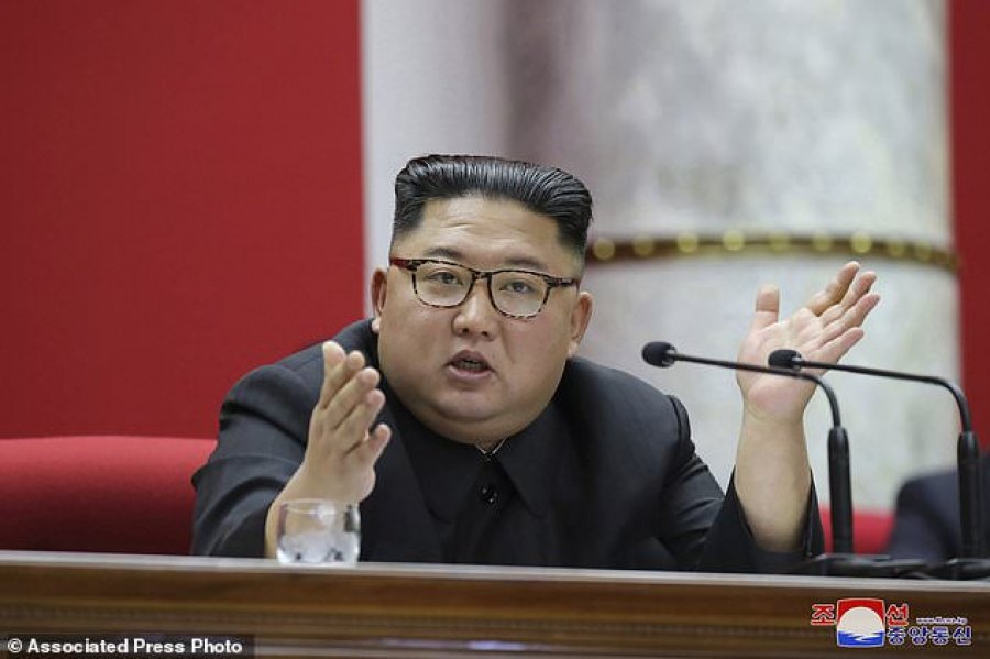 Kim Jong-un habit me fjalim, thotë se jeta e njerëzve është luftë për jetë a vdekje