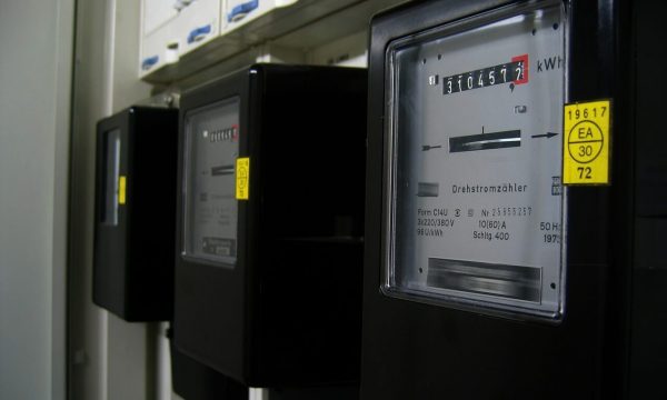 Qytetarët e Kosovës kursyen energji elektrike rreth 10 për qind për një muaj