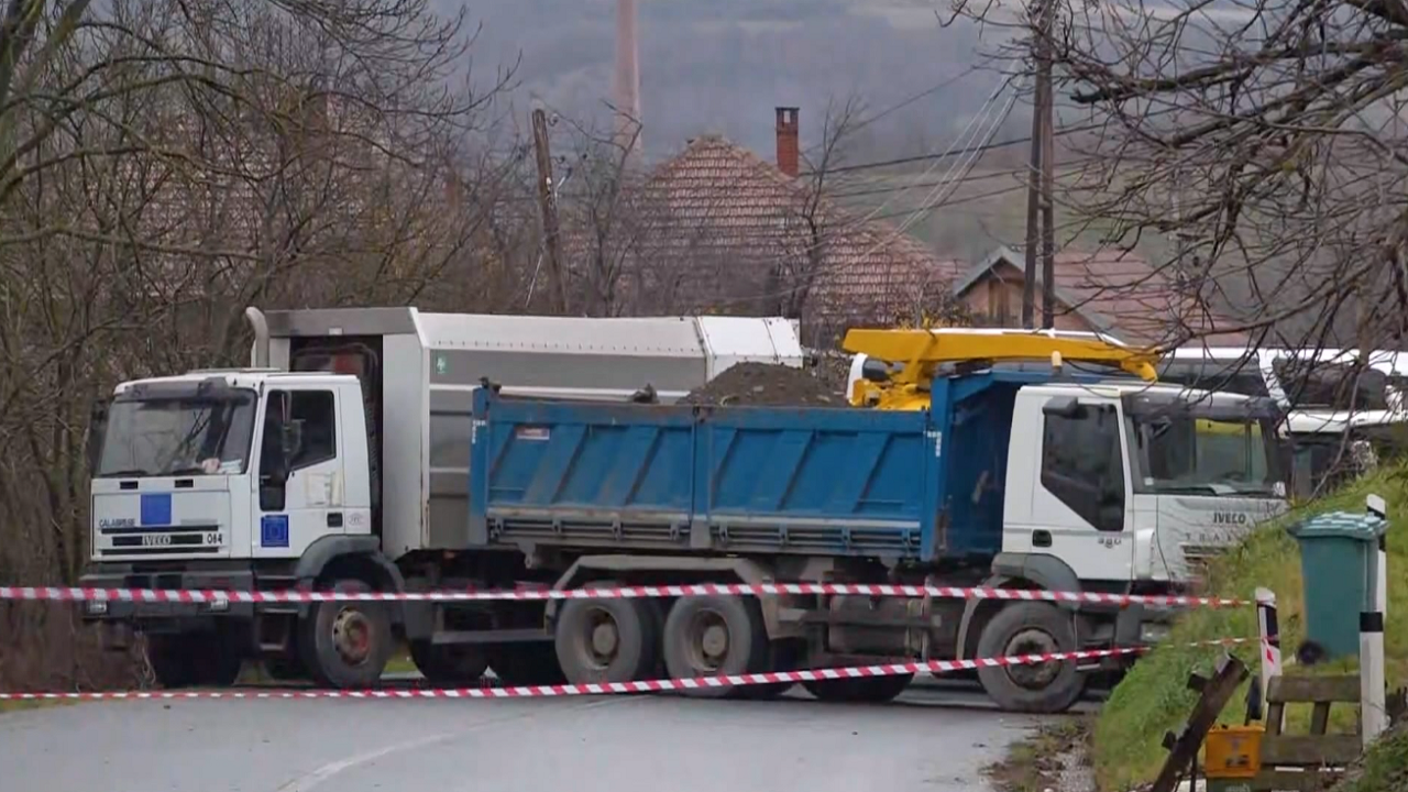 Kurti: Shqetësohemi se largimi i barrikadave nuk mund të përjashtojë viktimat