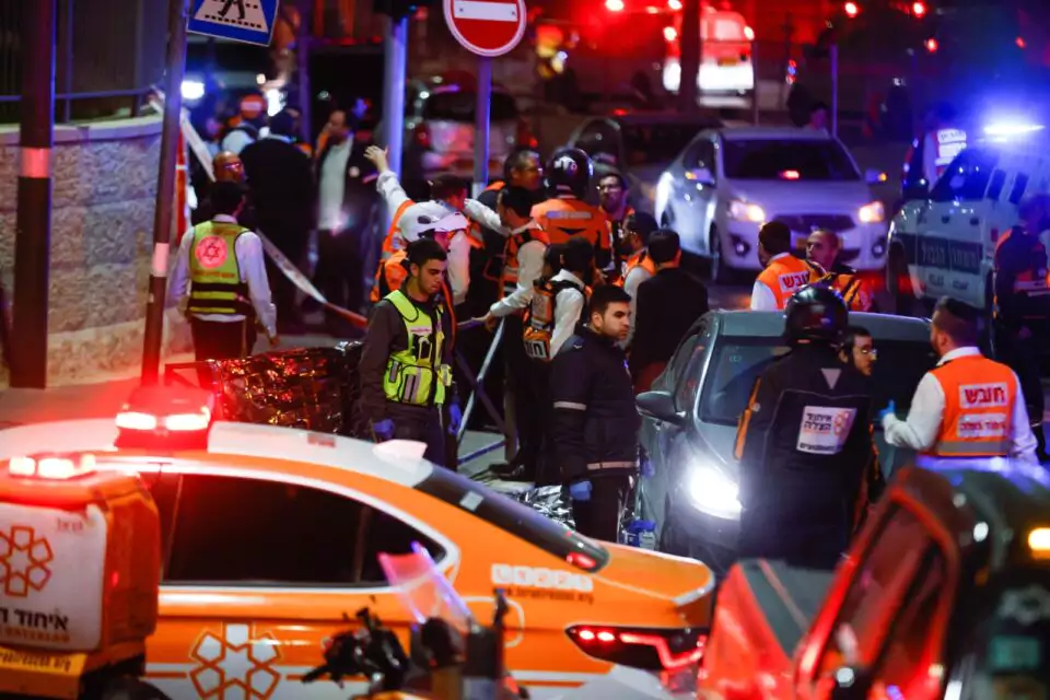 Sulm me armë në një sinagogë në Jerusalem: 7 viktima, autori ekzekutohet nga policia