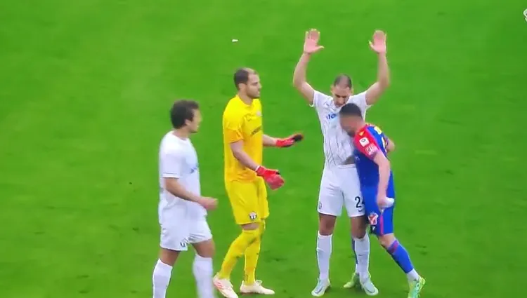 Xhaka e Kryeziu ndëshkohen me të kuq në derbin e “çmendur” zviceran