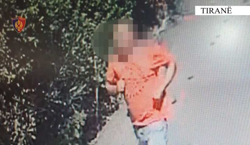 I vidhte me forcë varëset qytetarëve, momenti kur arrestohet grabitësi i dhunshëm në Tiranë