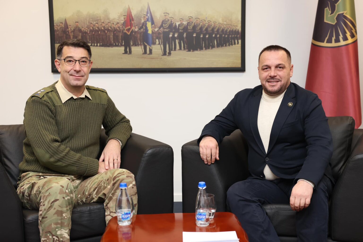 Personeli i Ministrisë së Mbrojtjes dhe FSK-së mund të udhëtojnë pa viza drejt Mbretërisë së Bashkuar