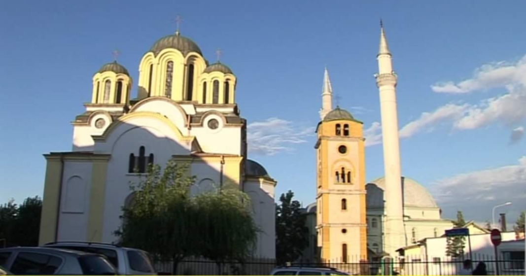 Struktura fetare e Kosovës: 93.49 % të besimit islam, 2,31 % ortodoks, 1,75 % katolik, 0,50 % asnjë besim
