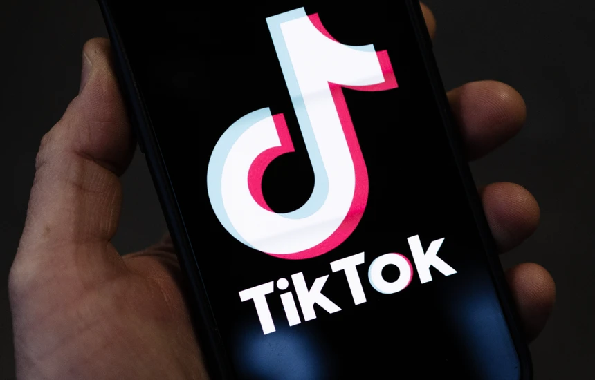 Diskutohet mbyllja e TikTokut në Kosovë